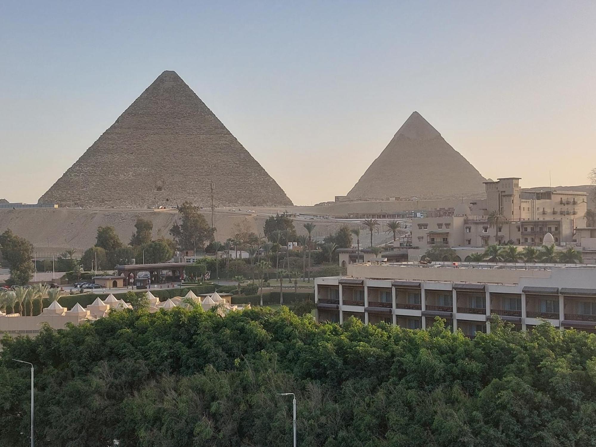 Doudou Pyramids View Hotel Kafrat al Jabal Exterior foto