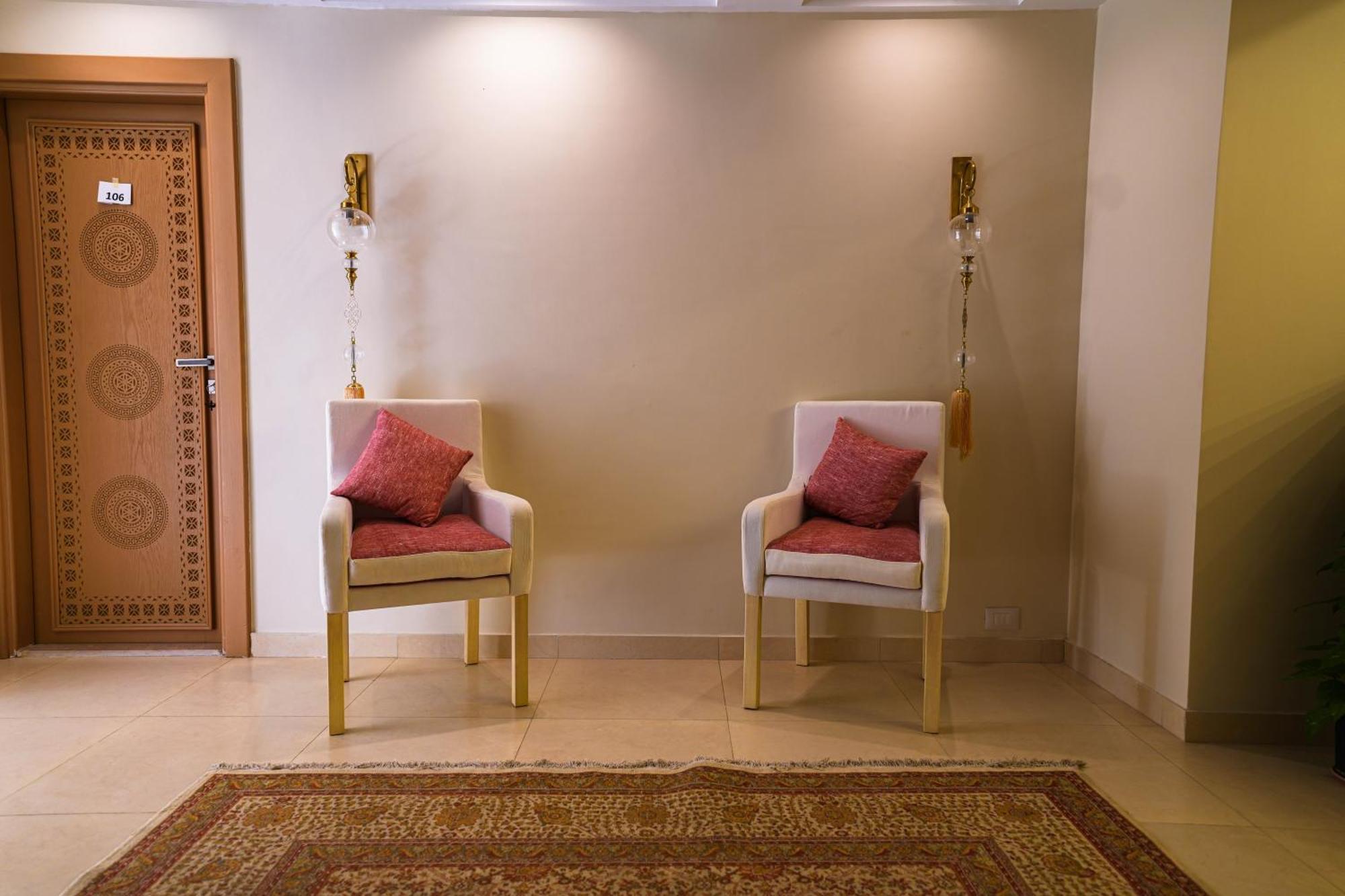 Doudou Pyramids View Hotel Kafrat al Jabal Exterior foto