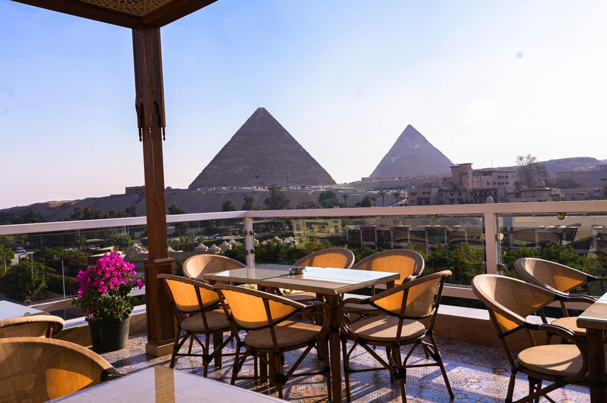 Doudou Pyramids View Hotel Kafrat al Jabal Exterior foto