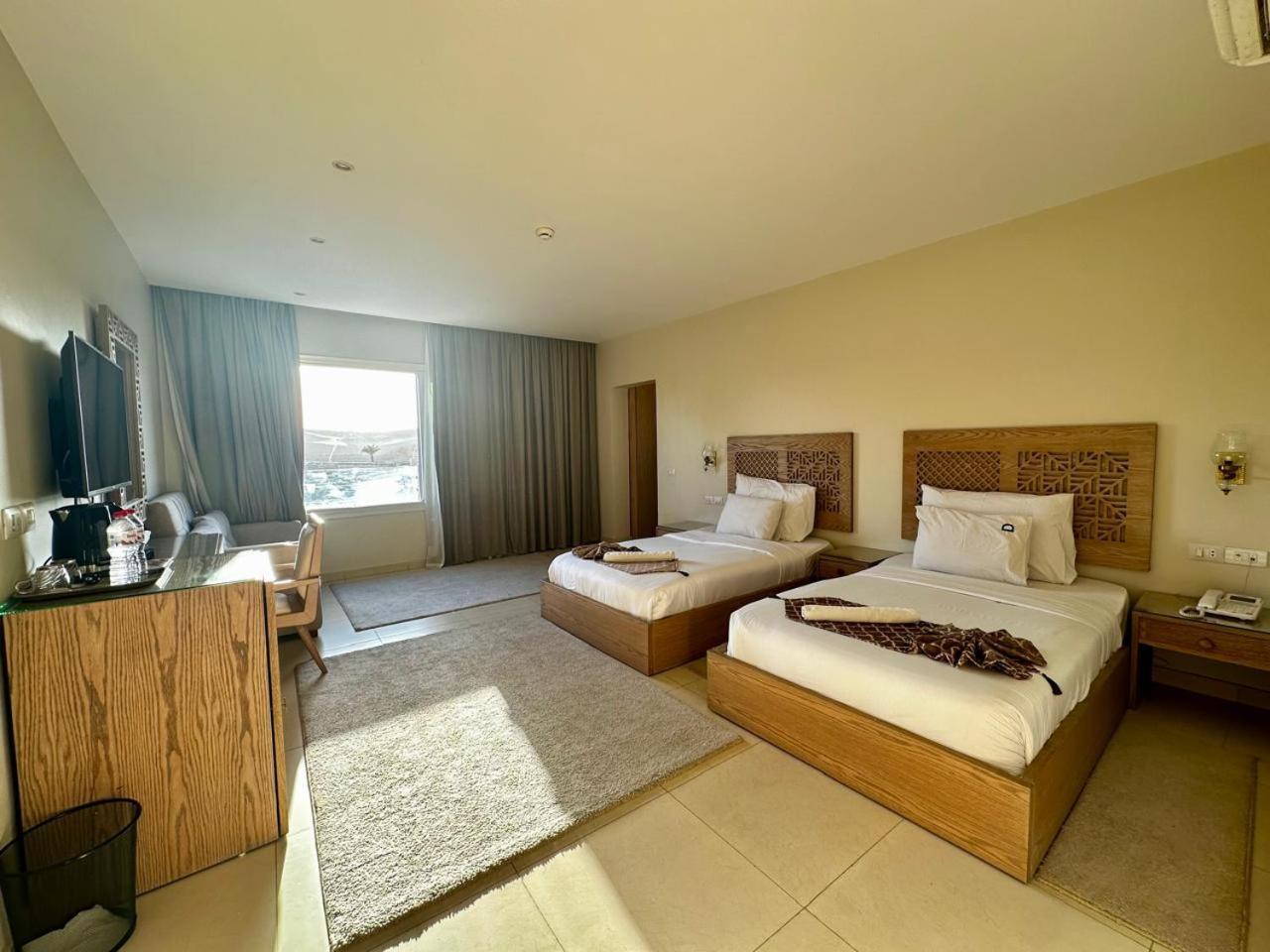 Doudou Pyramids View Hotel Kafrat al Jabal Exterior foto