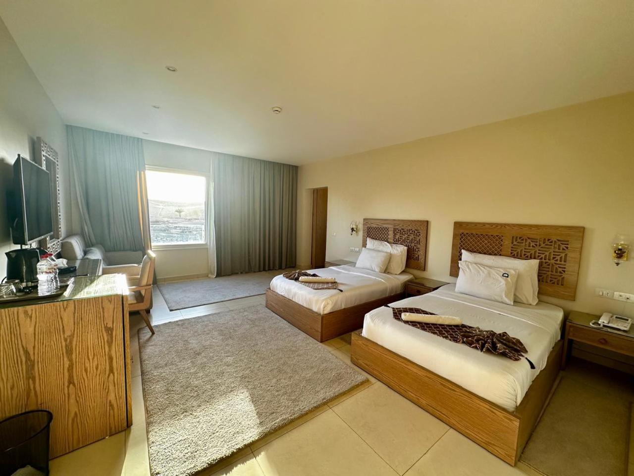 Doudou Pyramids View Hotel Kafrat al Jabal Exterior foto