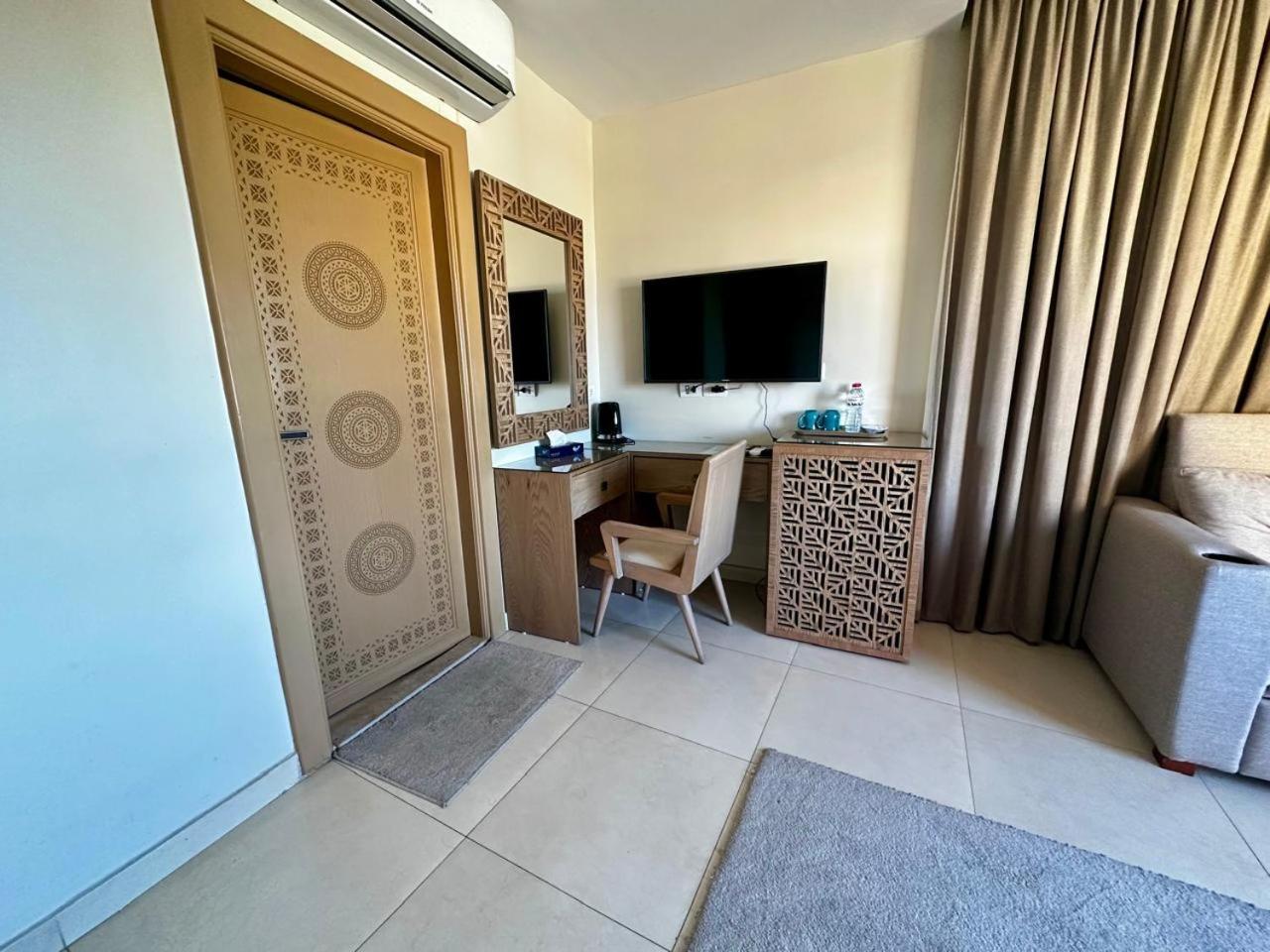 Doudou Pyramids View Hotel Kafrat al Jabal Exterior foto