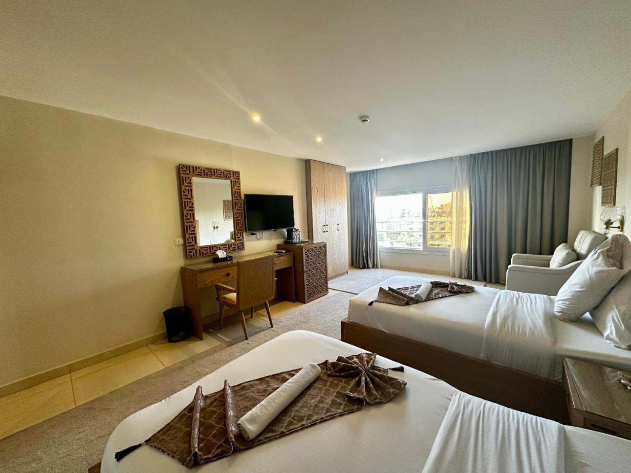 Doudou Pyramids View Hotel Kafrat al Jabal Exterior foto